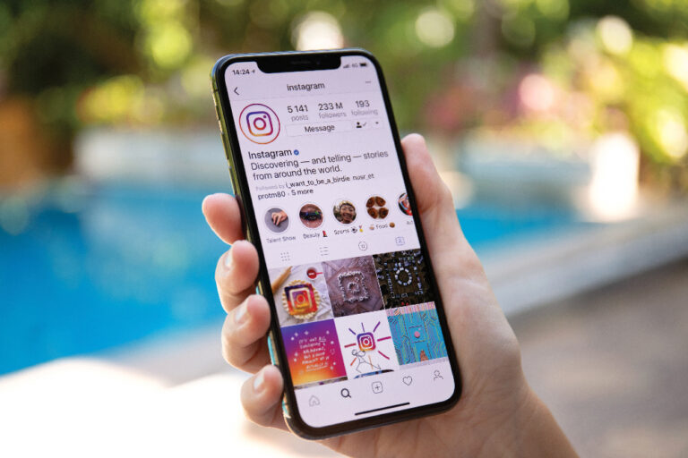 Instagram App ist auf einem Smartphone geöffnet